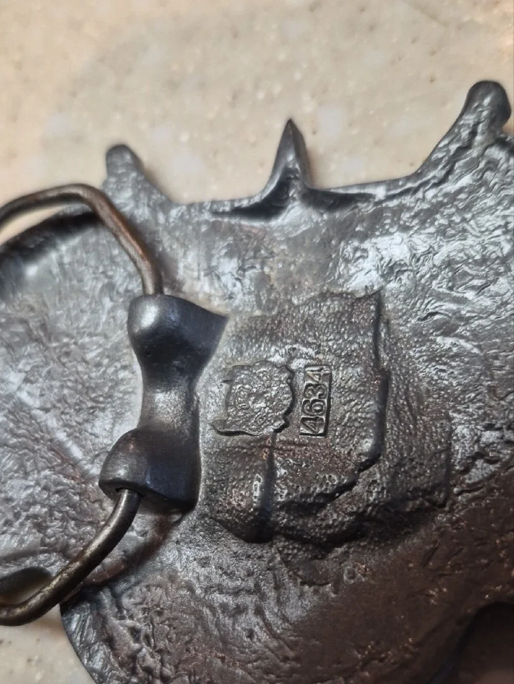 Vintage V8 Racing Flags Belt Buckle Metal Engine Hot Rod Novelty #4634
